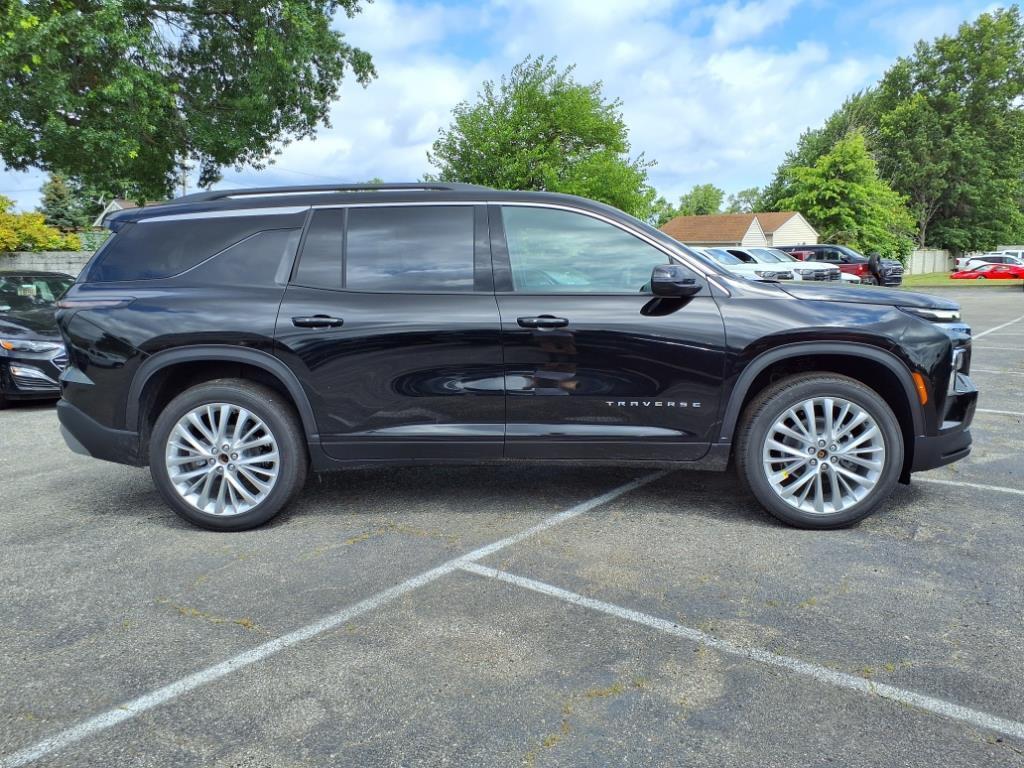new 2025 Chevrolet Traverse car, priced at $46,380