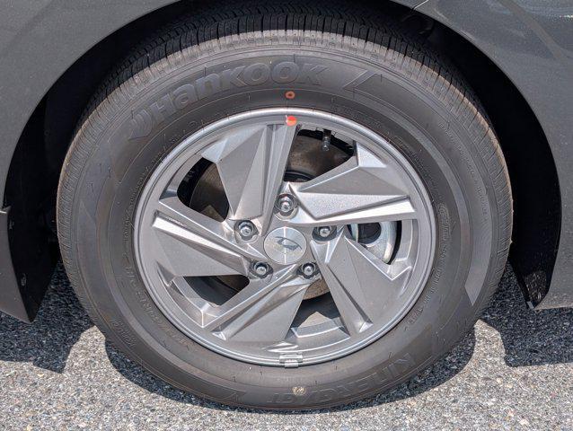 new 2025 Hyundai Elantra car, priced at $22,305