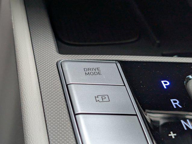 new 2025 Hyundai Elantra car, priced at $26,279