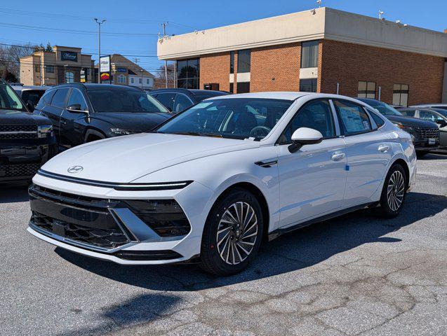 new 2025 Hyundai Sonata Hybrid car, priced at $30,345