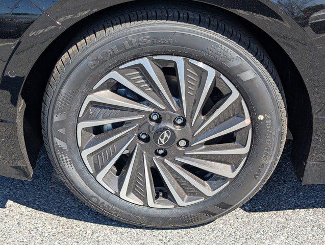 new 2025 Hyundai Sonata Hybrid car, priced at $35,901