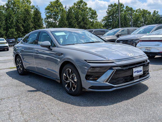 new 2025 Hyundai Sonata car, priced at $28,120