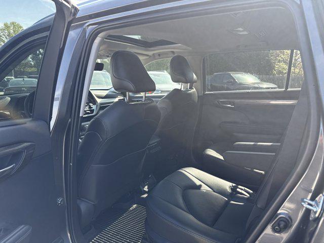 used 2021 Toyota Highlander car, priced at $37,500
