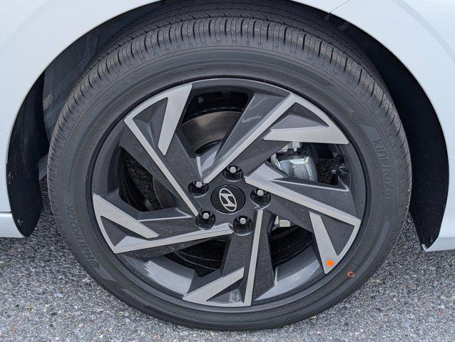 new 2025 Hyundai Elantra car, priced at $26,980