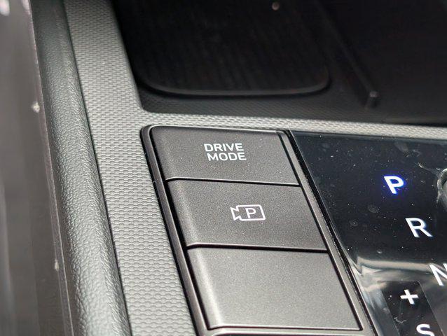new 2025 Hyundai Elantra car, priced at $26,980