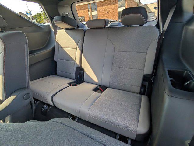 used 2025 Chevrolet Traverse car, priced at $37,000