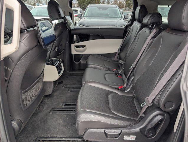 used 2022 Kia Carnival car, priced at $35,544