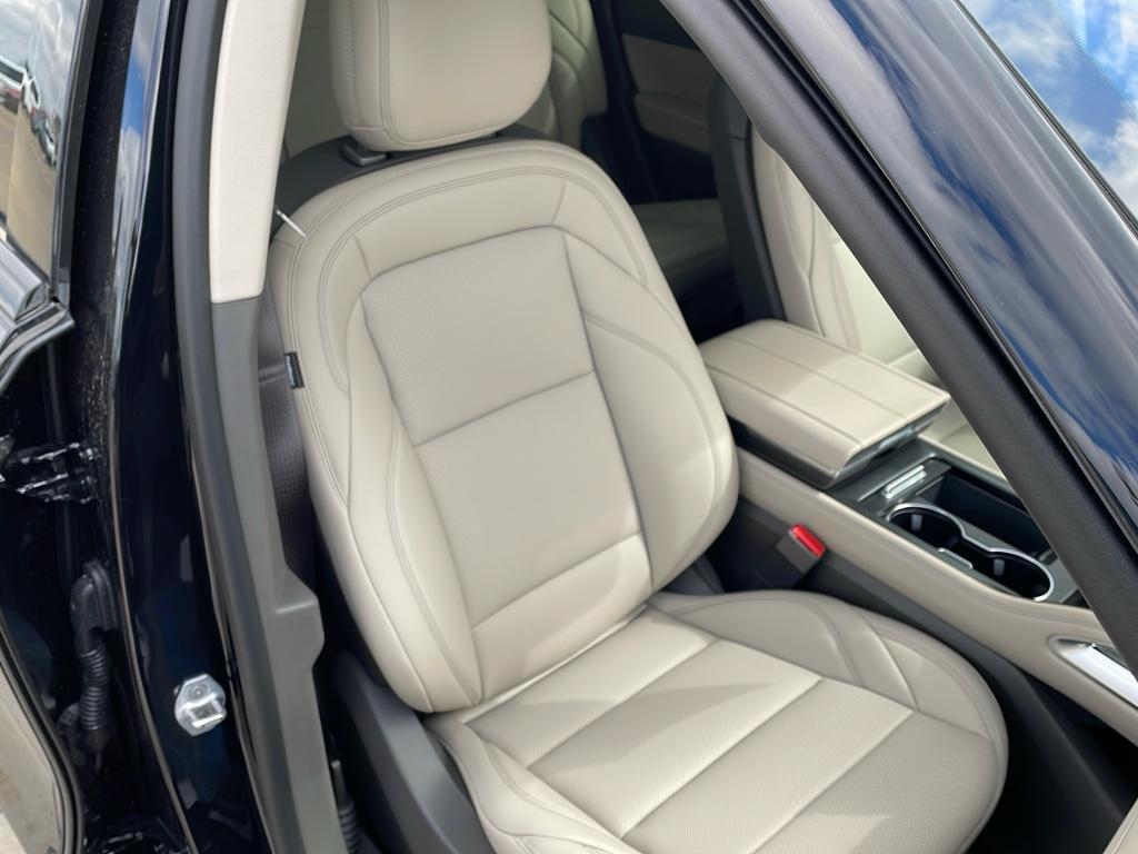 new 2025 Lincoln Nautilus car, priced at $51,096