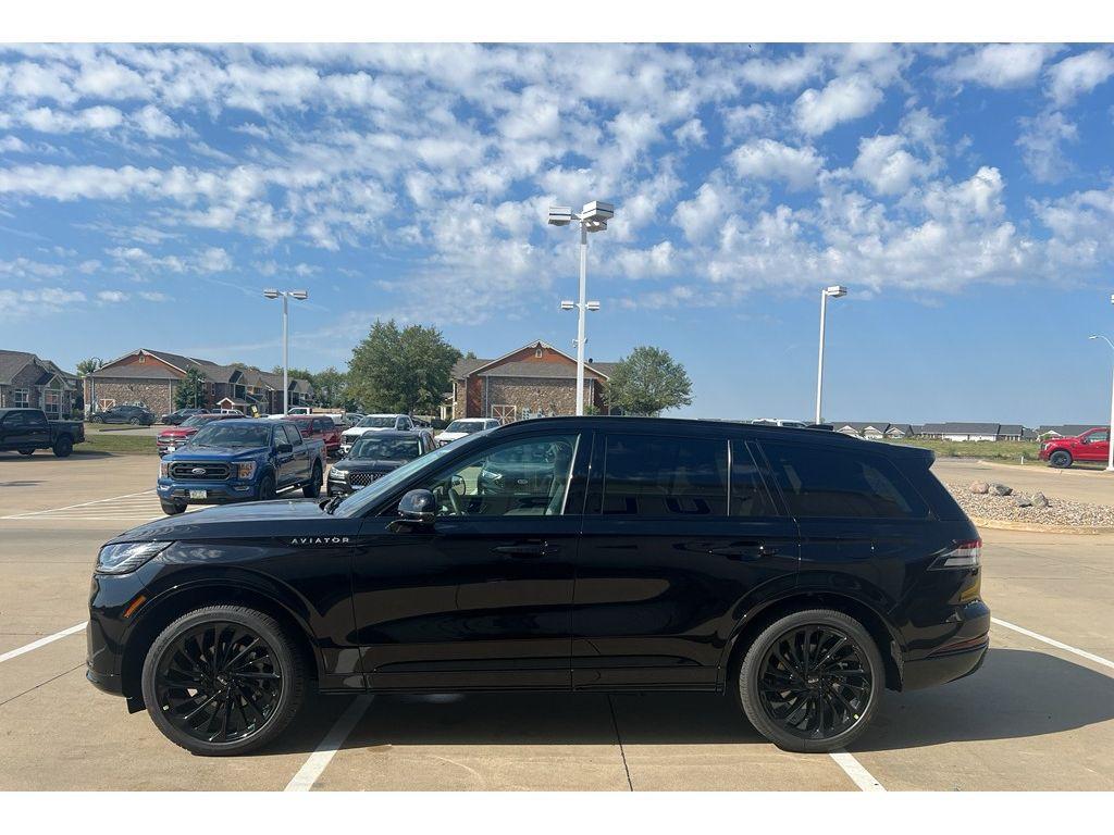 new 2025 Lincoln Aviator car, priced at $80,990