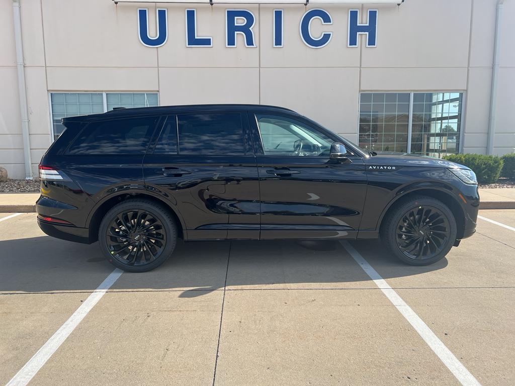 new 2025 Lincoln Aviator car, priced at $80,990
