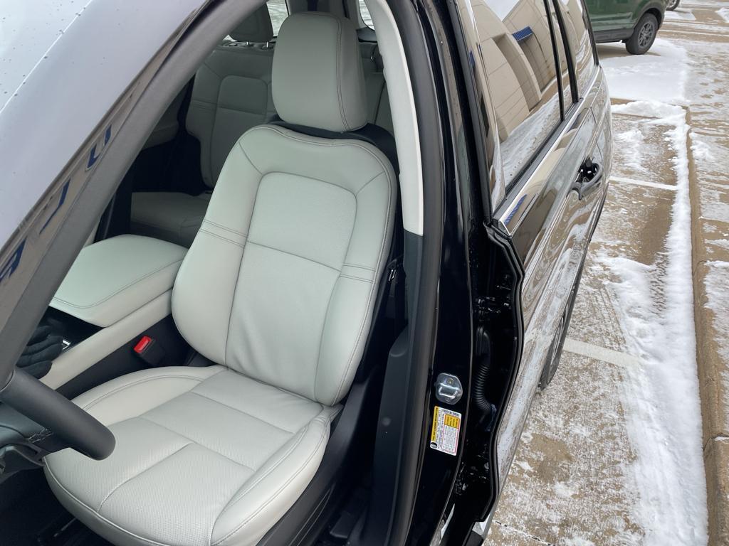 new 2025 Lincoln Aviator car, priced at $63,075