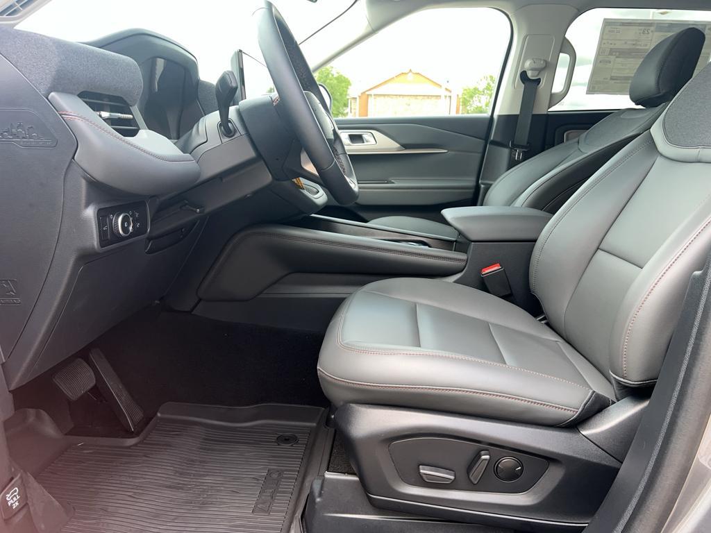 new 2025 Ford Explorer car, priced at $47,445