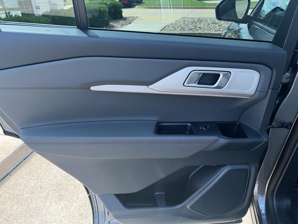 new 2025 Ford Explorer car, priced at $47,445