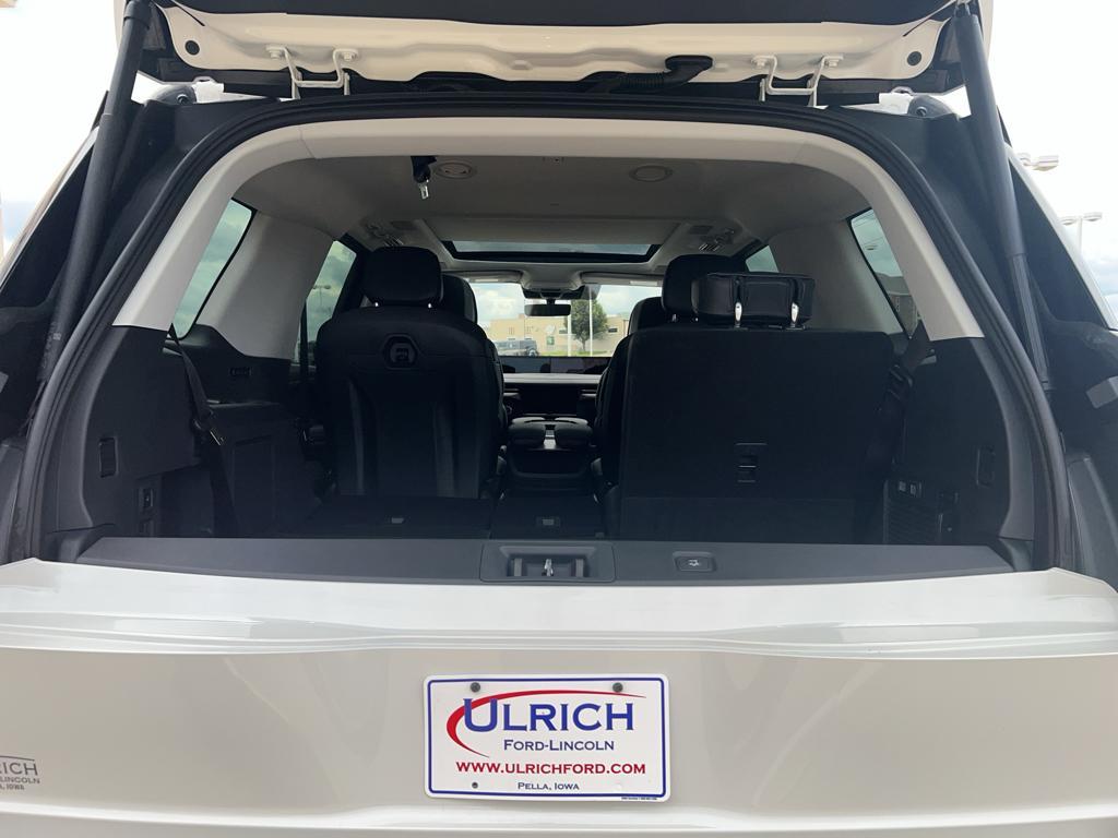 new 2025 Lincoln Navigator car, priced at $103,589