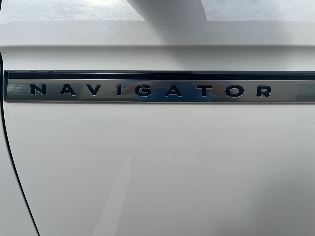 new 2025 Lincoln Navigator car, priced at $106,245