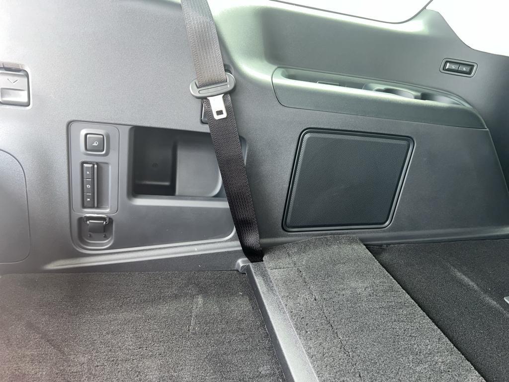 new 2025 Lincoln Navigator car, priced at $103,589
