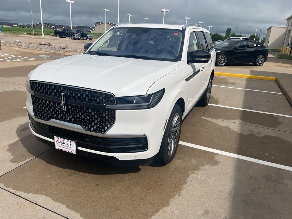 new 2025 Lincoln Navigator car, priced at $106,245