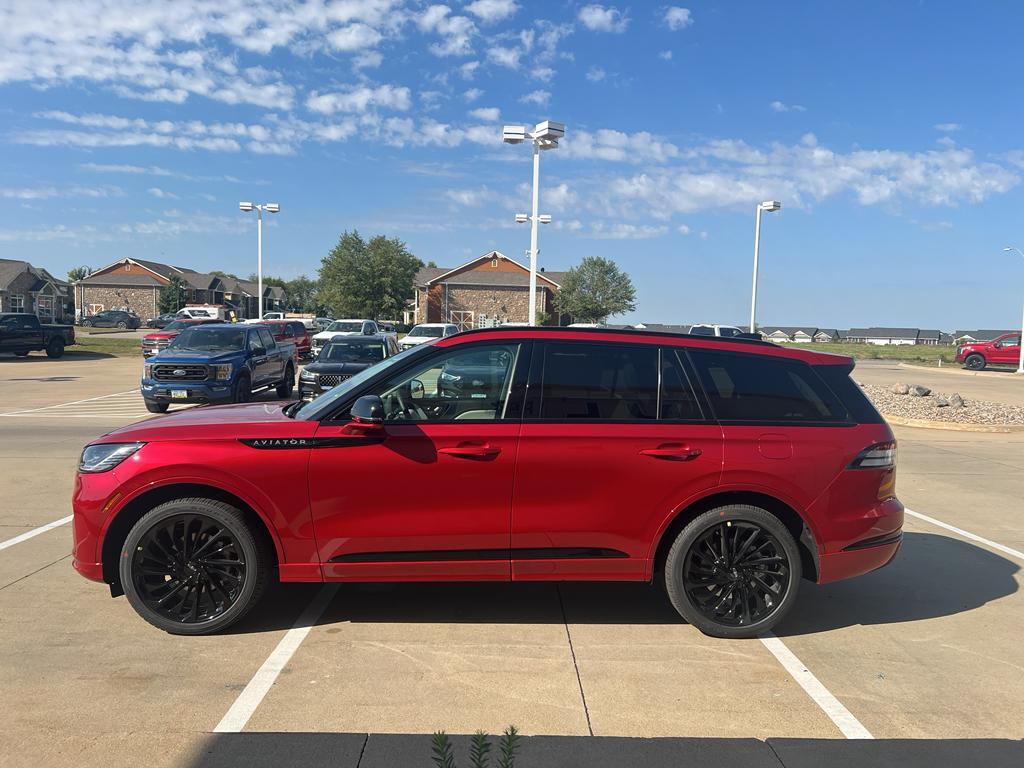 new 2025 Lincoln Aviator car, priced at $81,740