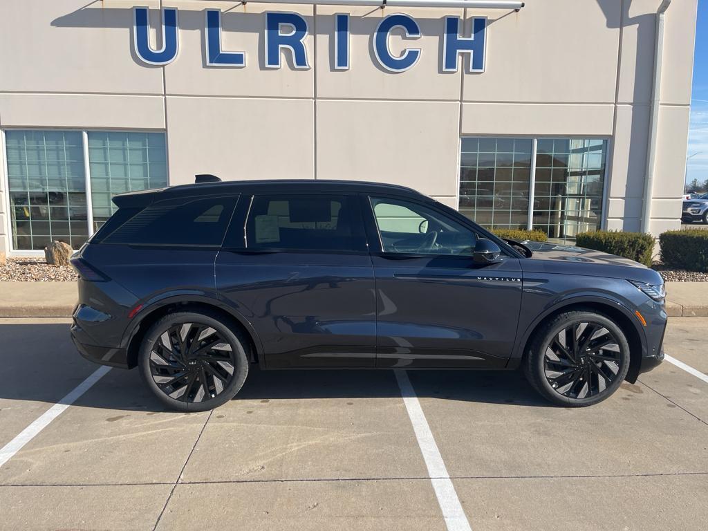 new 2024 Lincoln Nautilus car, priced at $67,470