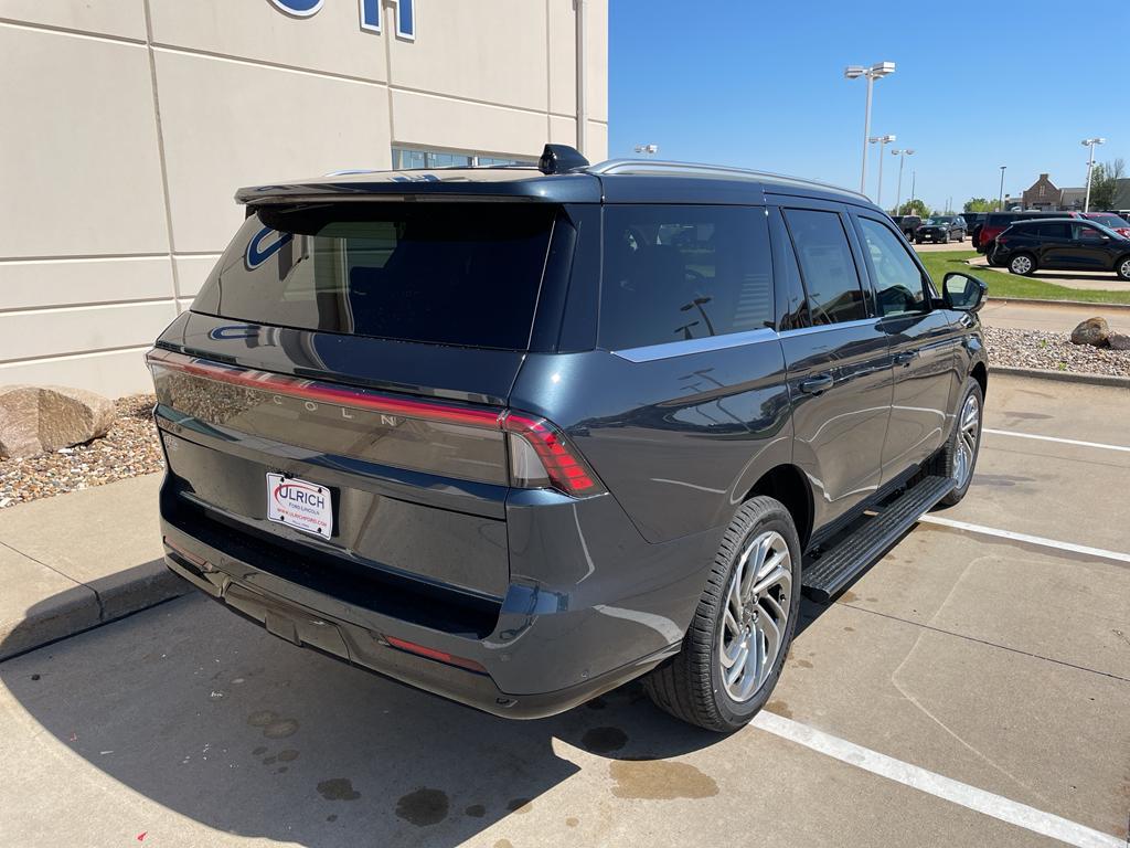 new 2025 Lincoln Navigator car, priced at $106,305