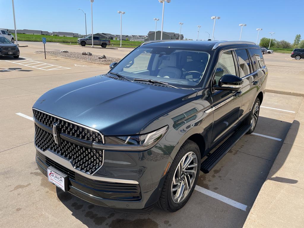 new 2025 Lincoln Navigator car, priced at $106,305