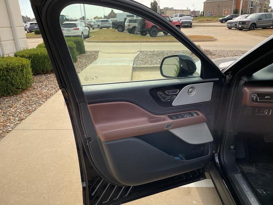 new 2025 Lincoln Aviator car, priced at $80,400