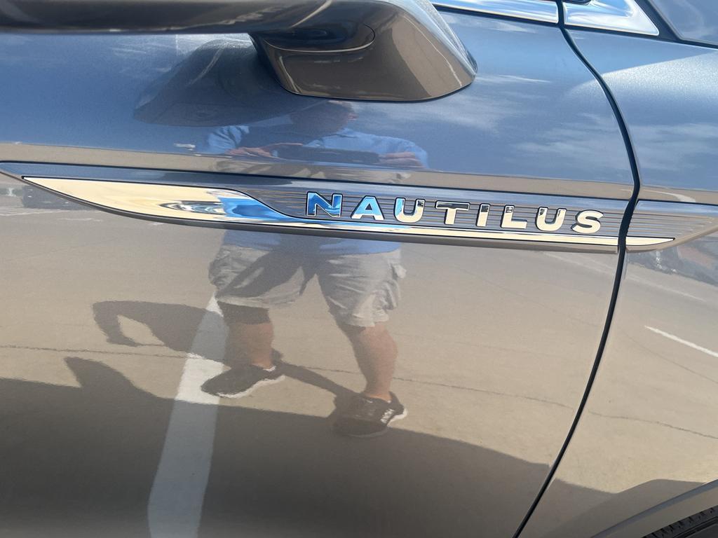 used 2023 Lincoln Nautilus car, priced at $43,985