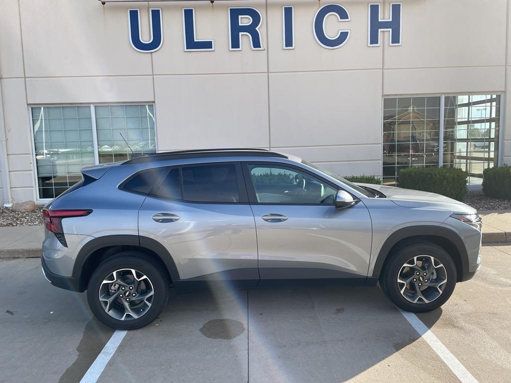 used 2025 Chevrolet Trax car, priced at $21,985