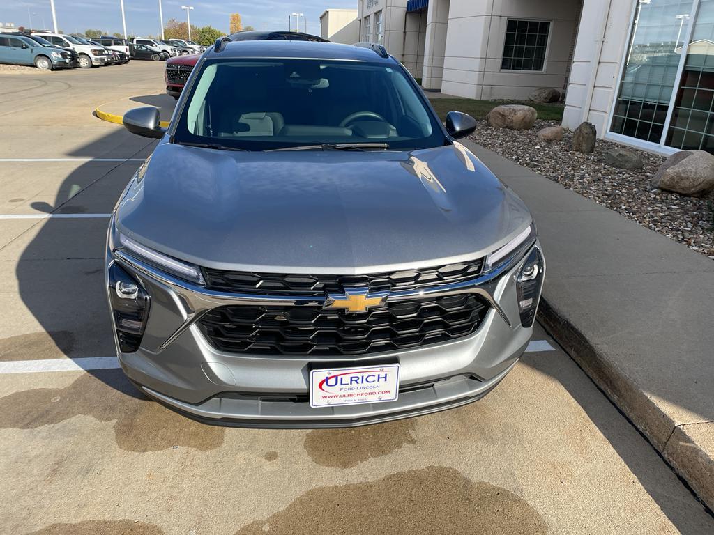 used 2025 Chevrolet Trax car, priced at $21,985