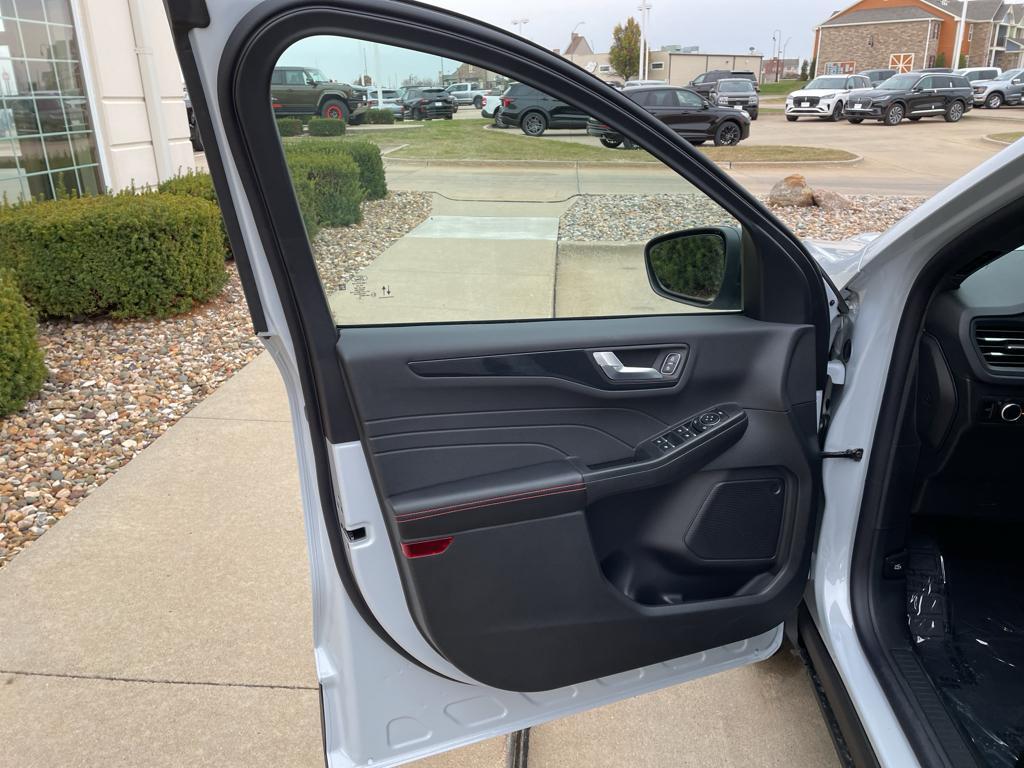 new 2025 Ford Escape car, priced at $36,400