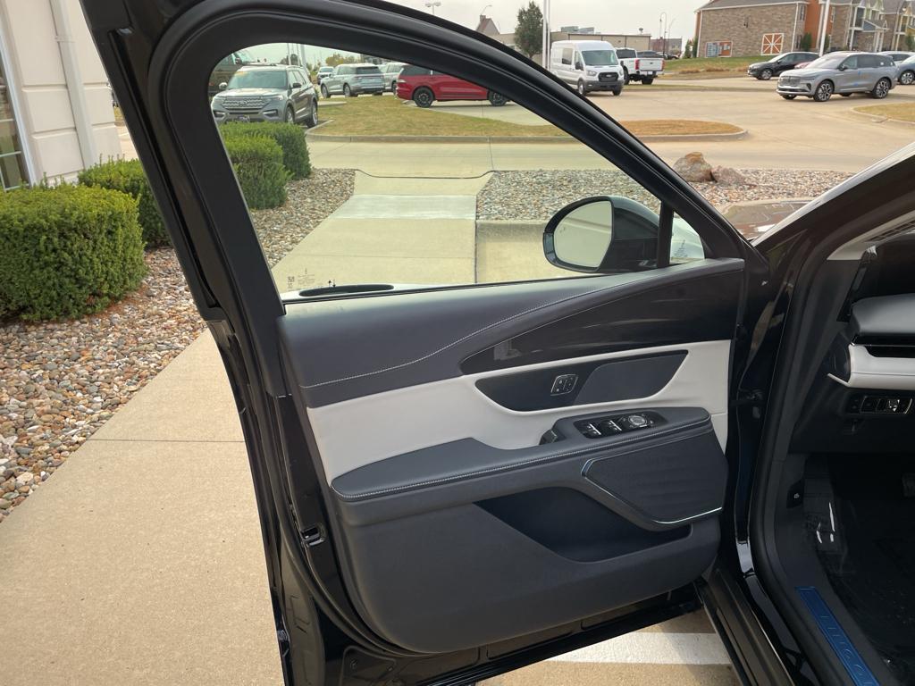 new 2024 Lincoln Nautilus car, priced at $58,445