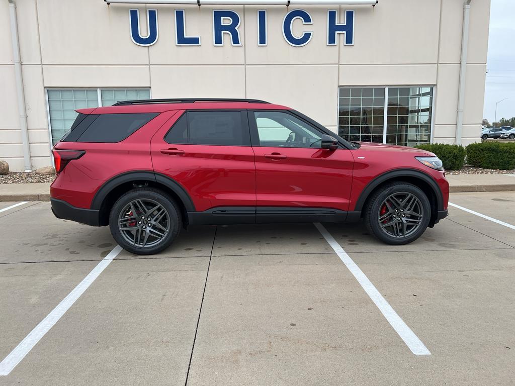 new 2025 Ford Explorer car, priced at $52,325