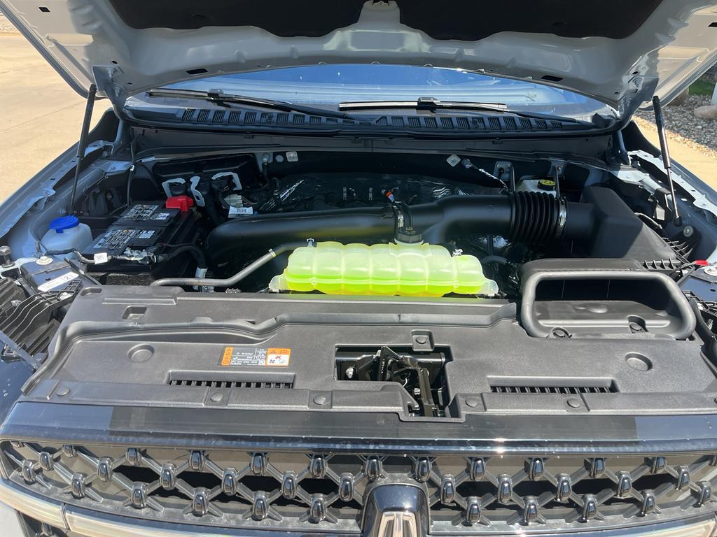 new 2025 Lincoln Navigator car, priced at $107,372