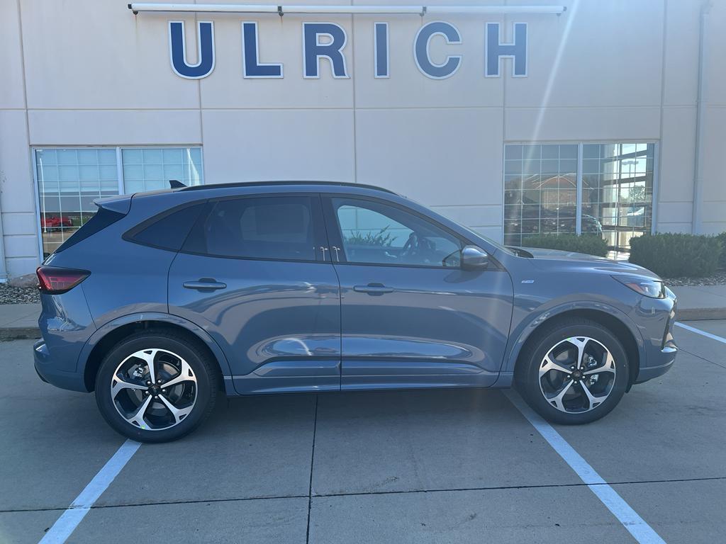new 2025 Ford Escape car, priced at $43,005
