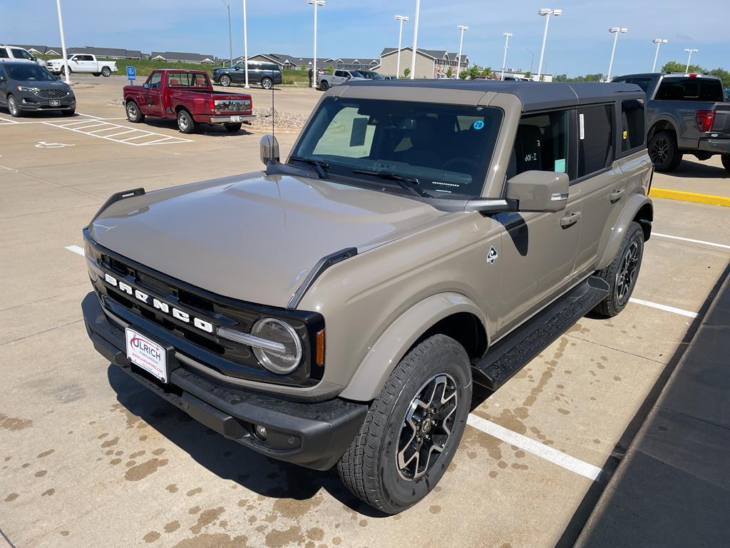 new 2025 Ford Bronco car, priced at $53,346