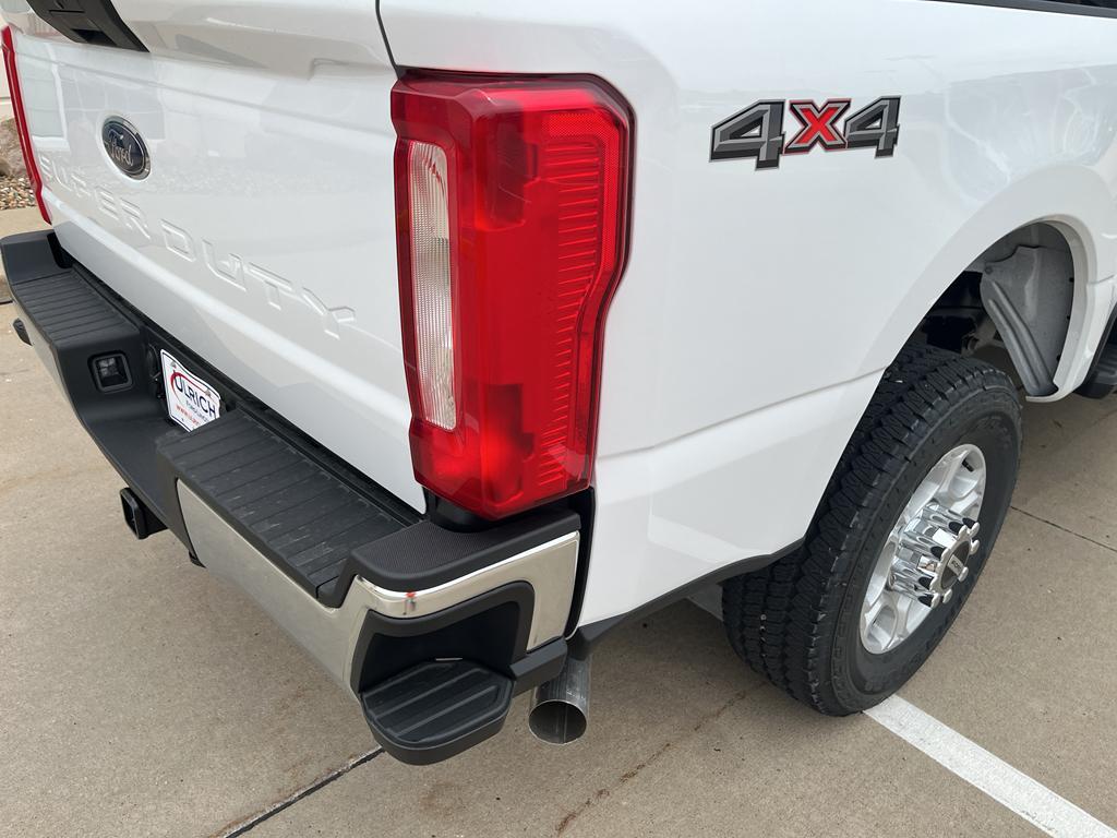 new 2025 Ford F-350 car, priced at $62,280