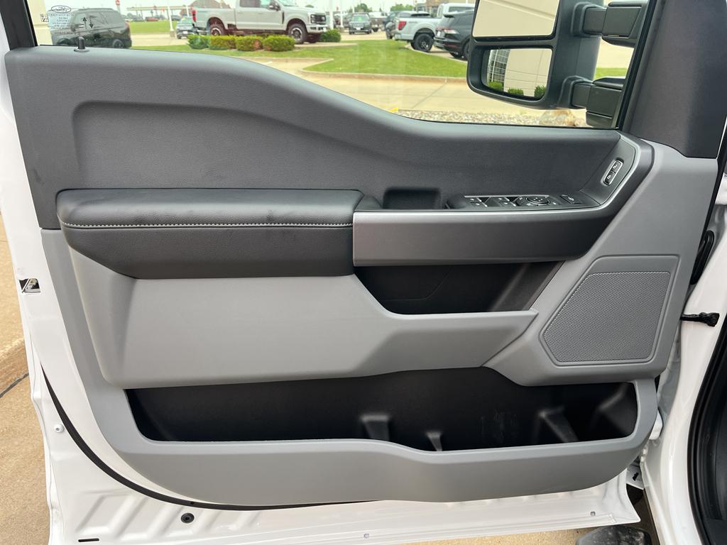 new 2025 Ford F-350 car, priced at $62,280