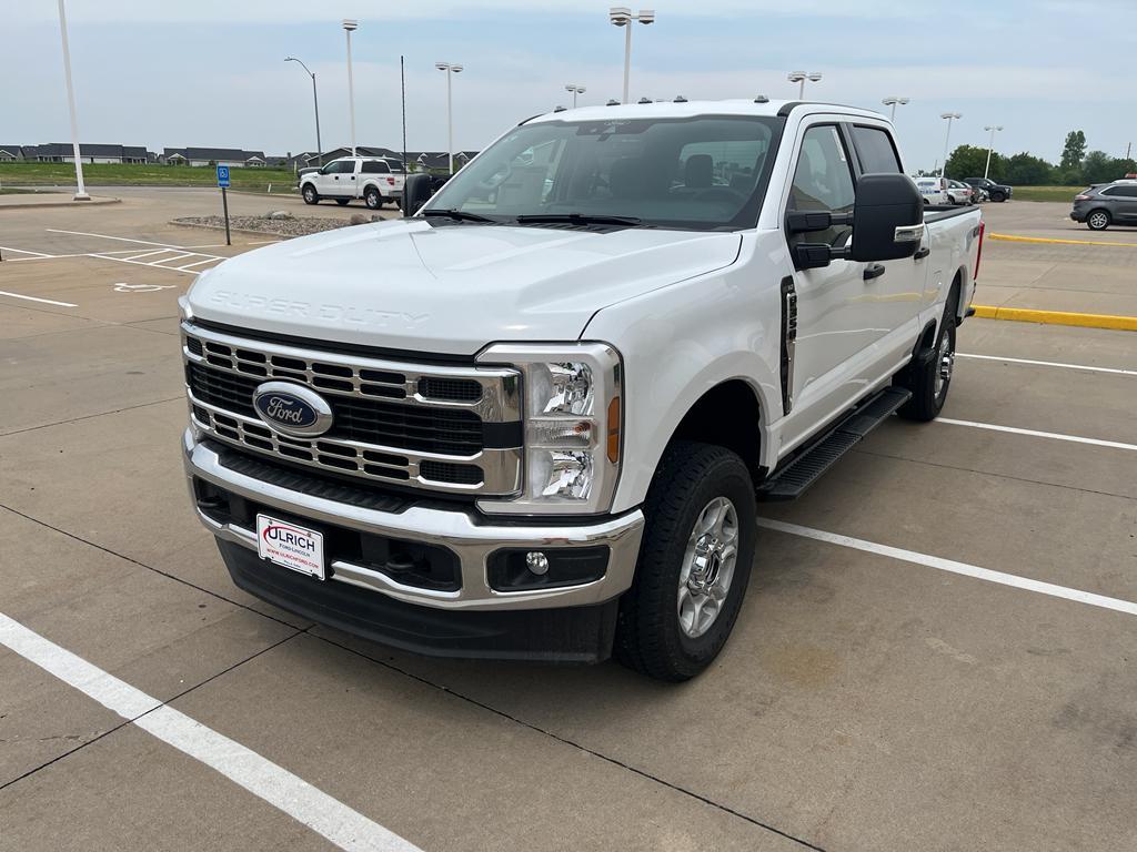 new 2025 Ford F-350 car, priced at $62,280