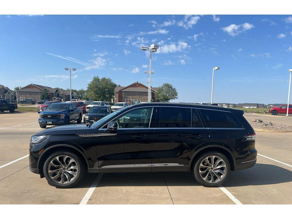 new 2025 Lincoln Aviator car, priced at $63,990