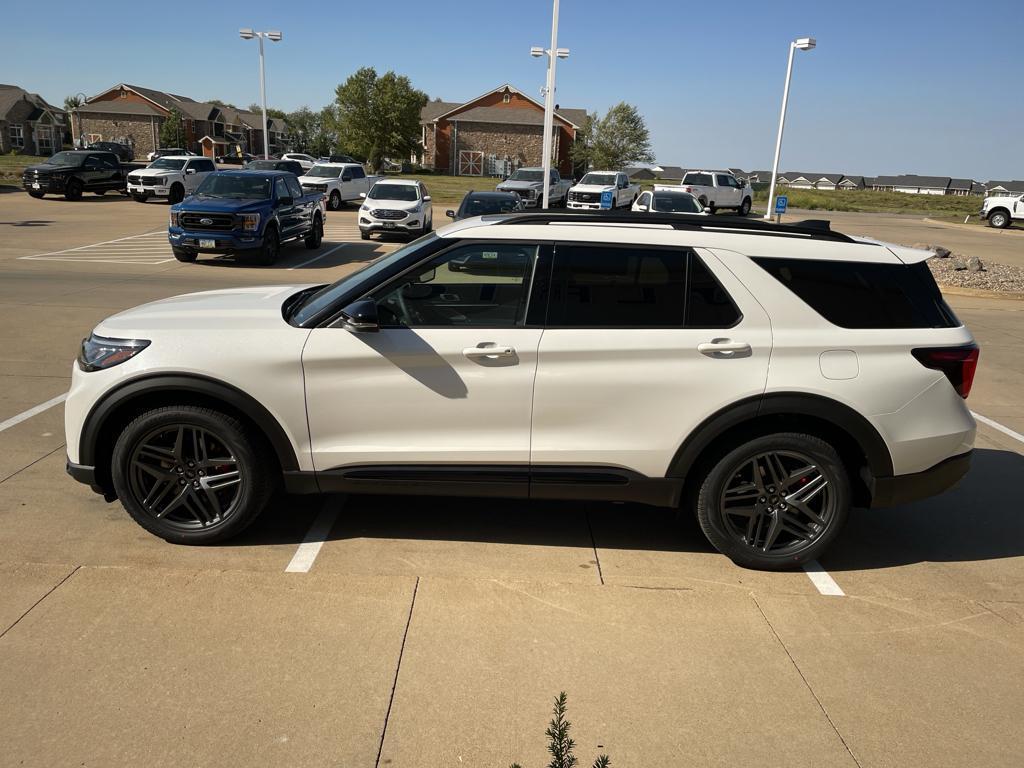 new 2025 Ford Explorer car, priced at $60,990