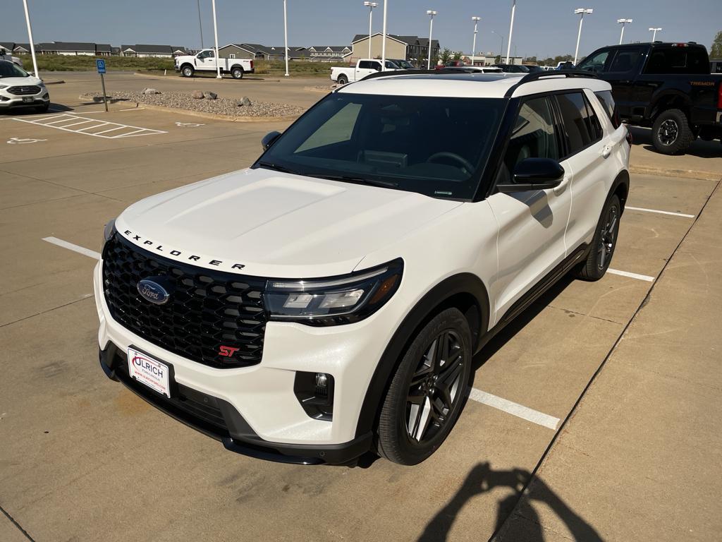 new 2025 Ford Explorer car, priced at $60,990