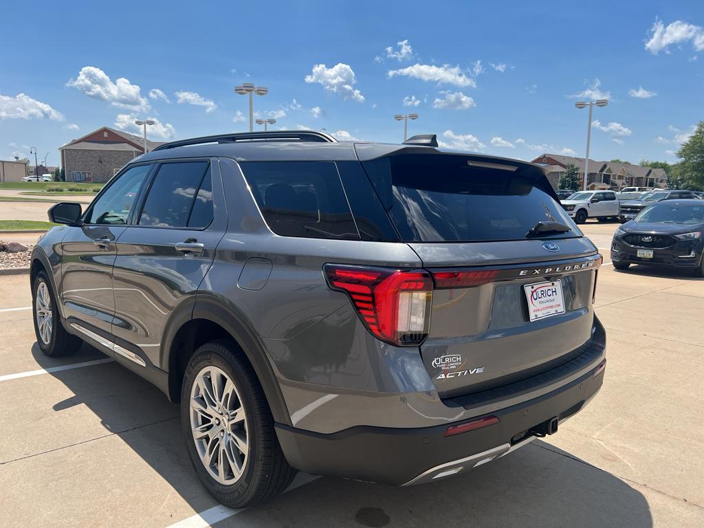 new 2025 Ford Explorer car, priced at $48,615