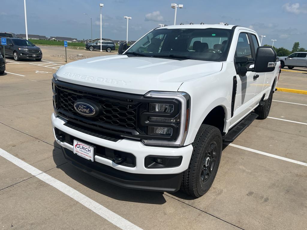 new 2025 Ford F-250 car, priced at $58,635