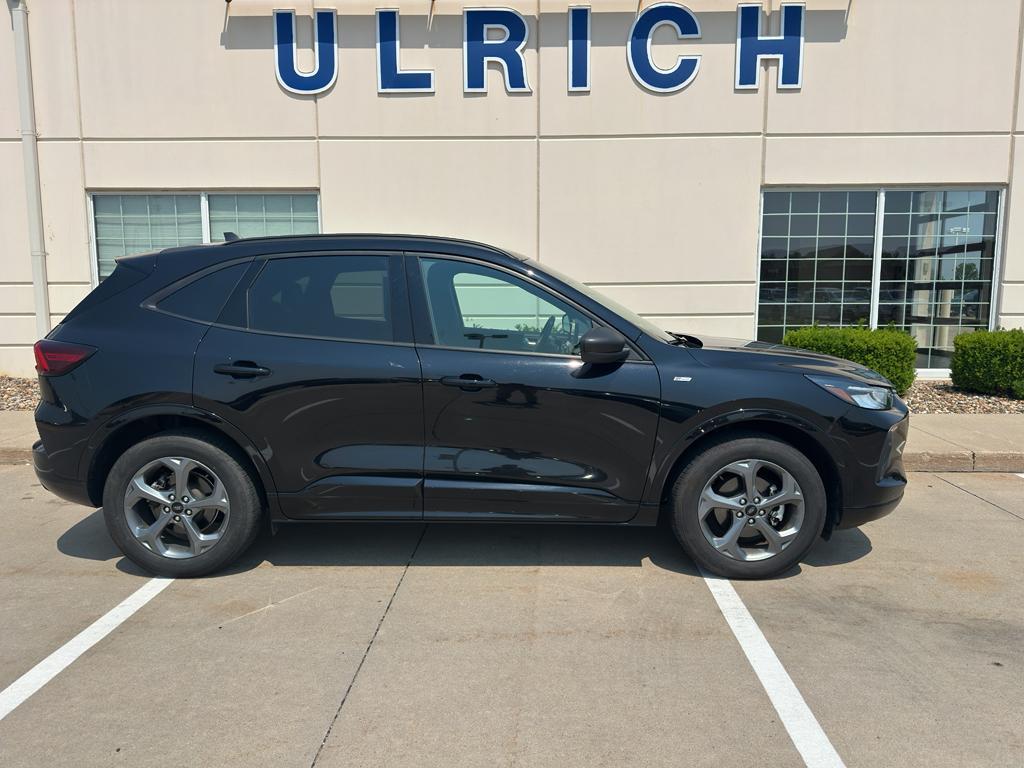 used 2023 Ford Escape car, priced at $25,775