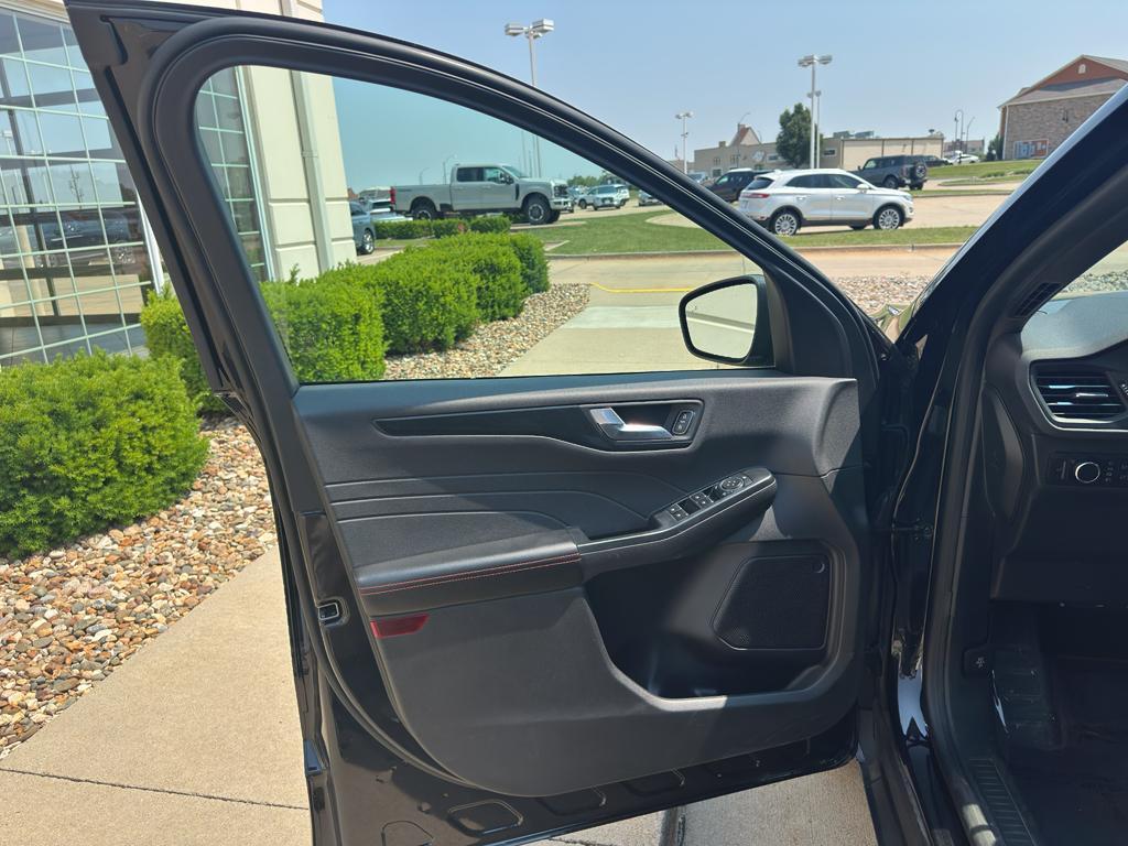 used 2023 Ford Escape car, priced at $25,775