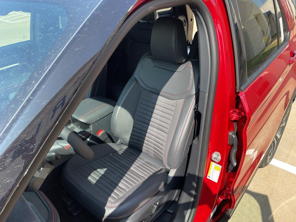 new 2025 Ford Explorer car, priced at $50,065