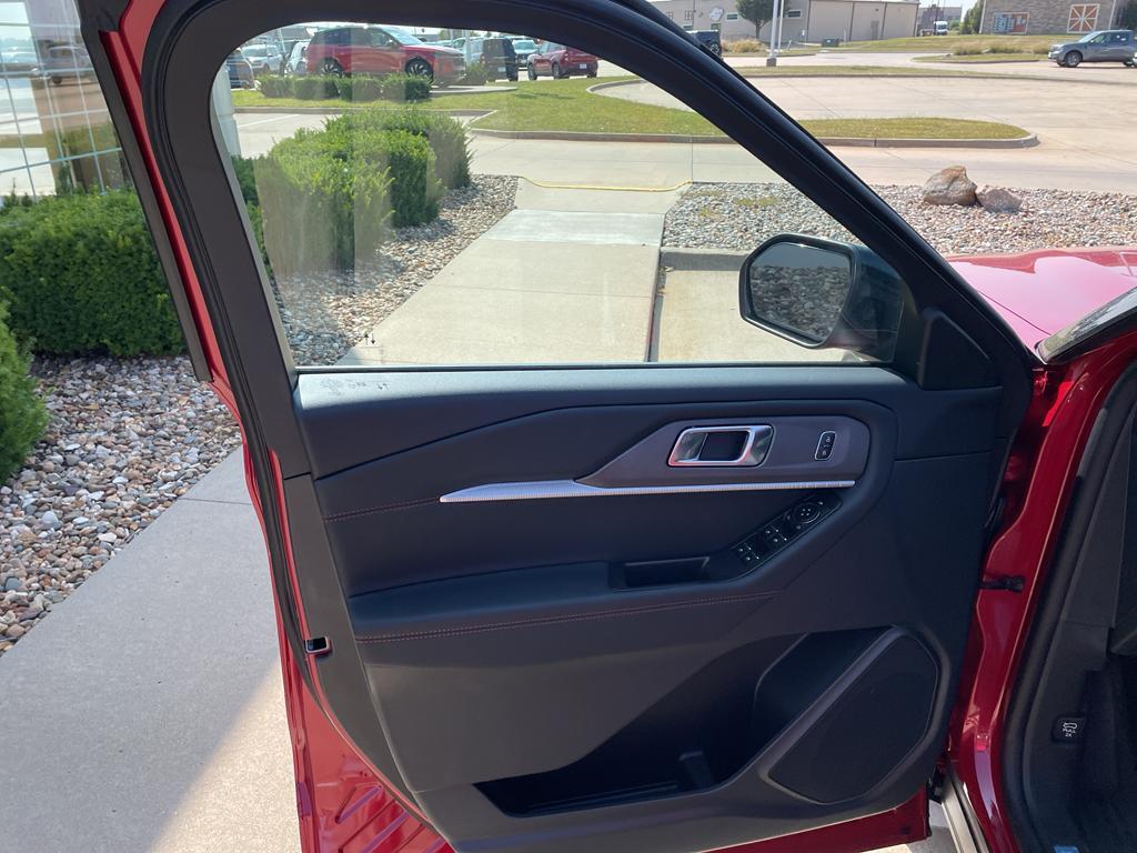 new 2025 Ford Explorer car, priced at $50,065