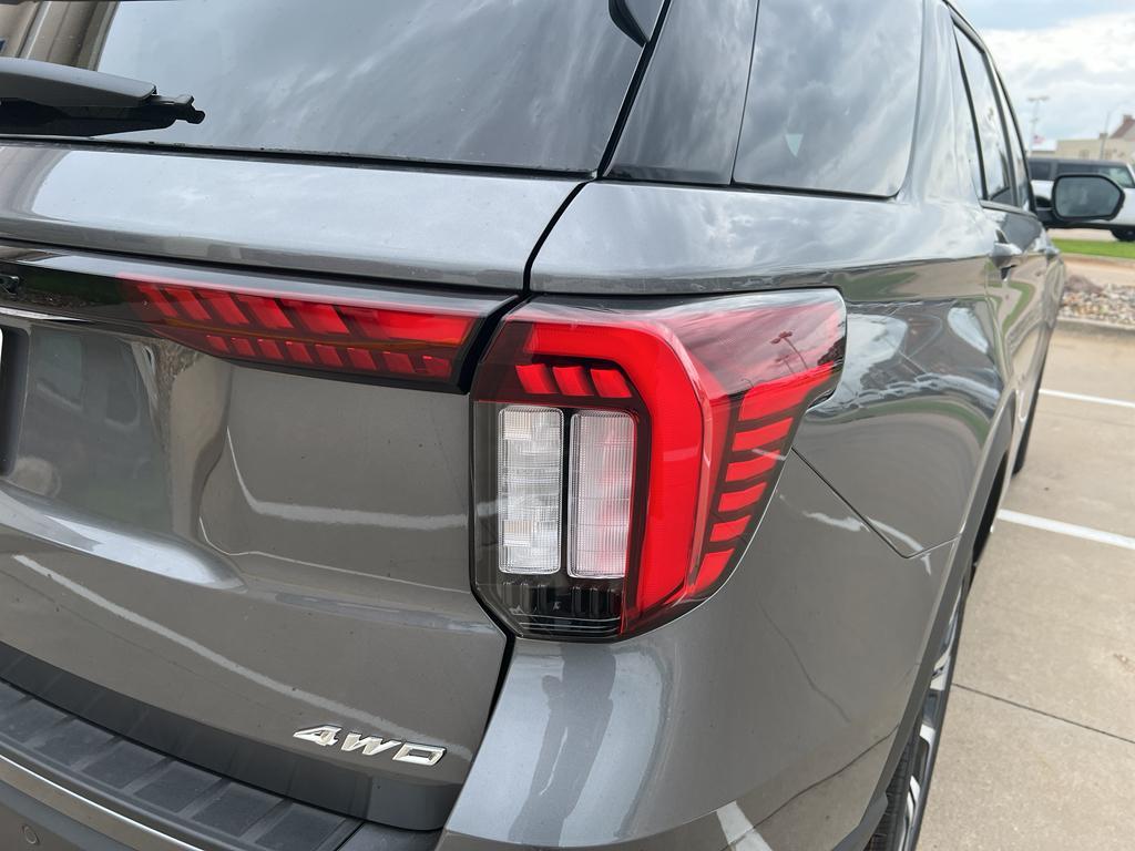new 2025 Ford Explorer car, priced at $58,515