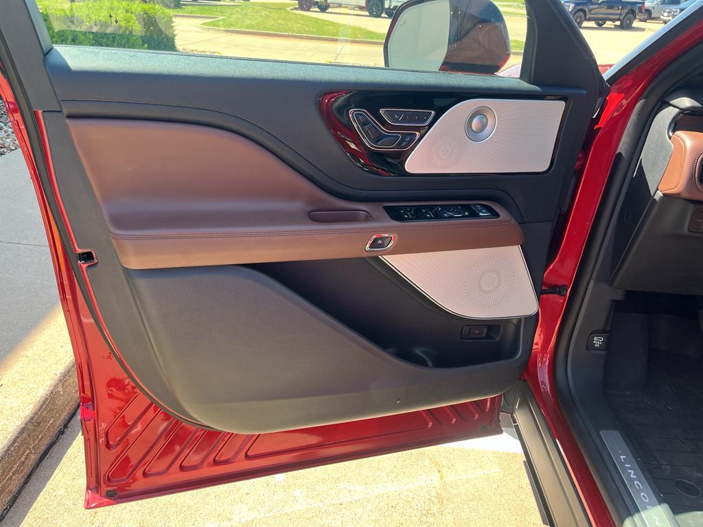 used 2025 Lincoln Aviator car, priced at $70,985