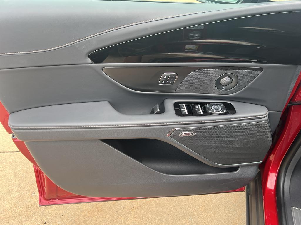 new 2025 Lincoln Nautilus car, priced at $65,655